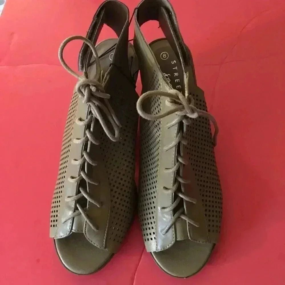 **MOVING SALE** Lace-up peep toe ankle shoes. ❤️